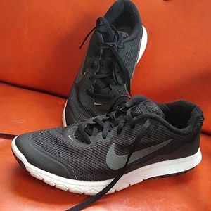 Nike revolution 3 all black Men s Shoes Gumtree Australia Nike revolution 3 all black Men s Shoes Gumtree Australia